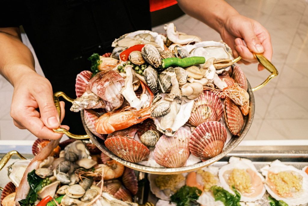 Top Seafood Singapore Restaurants for Big Group Gatherings